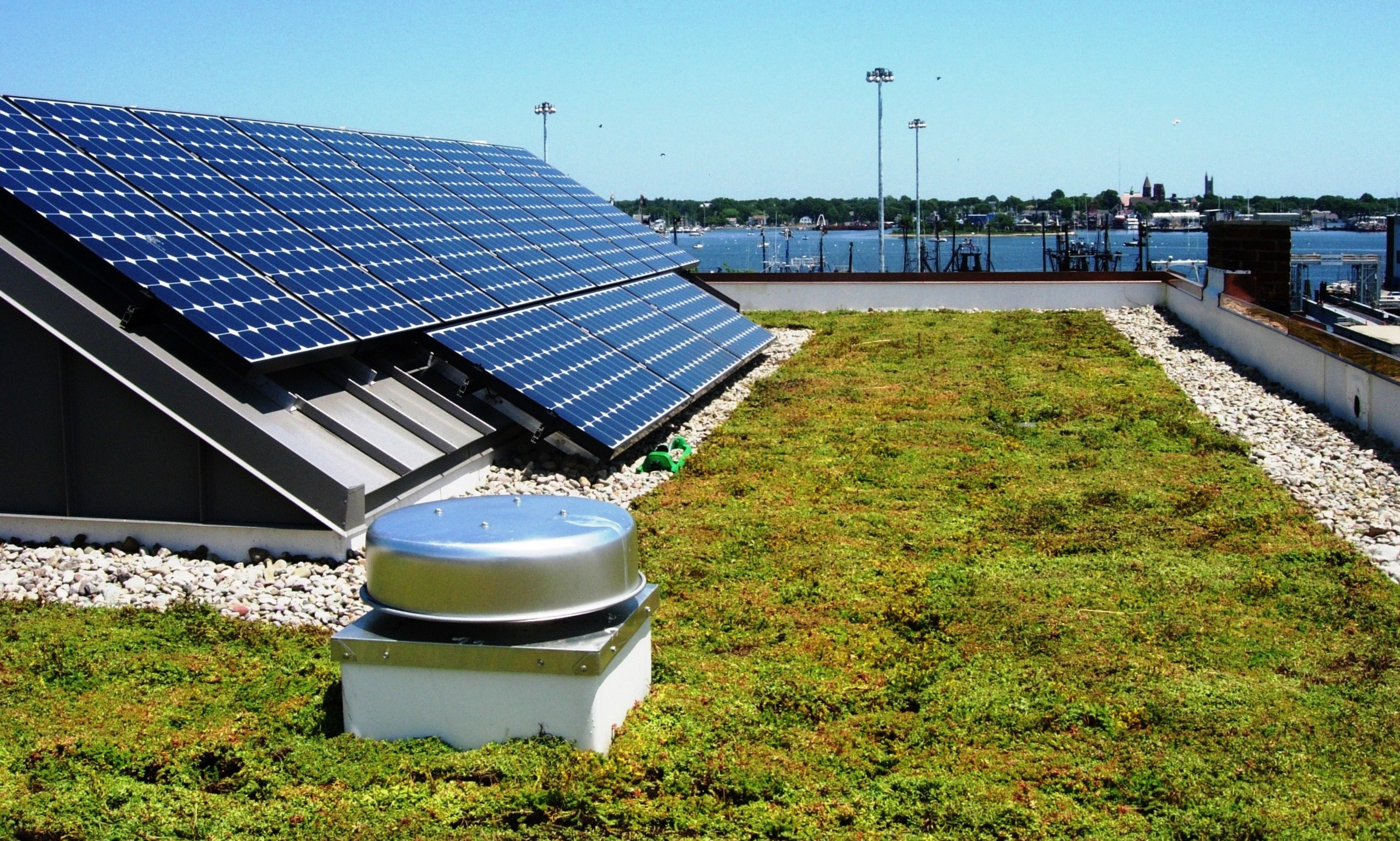 Flat green roof 0-5°