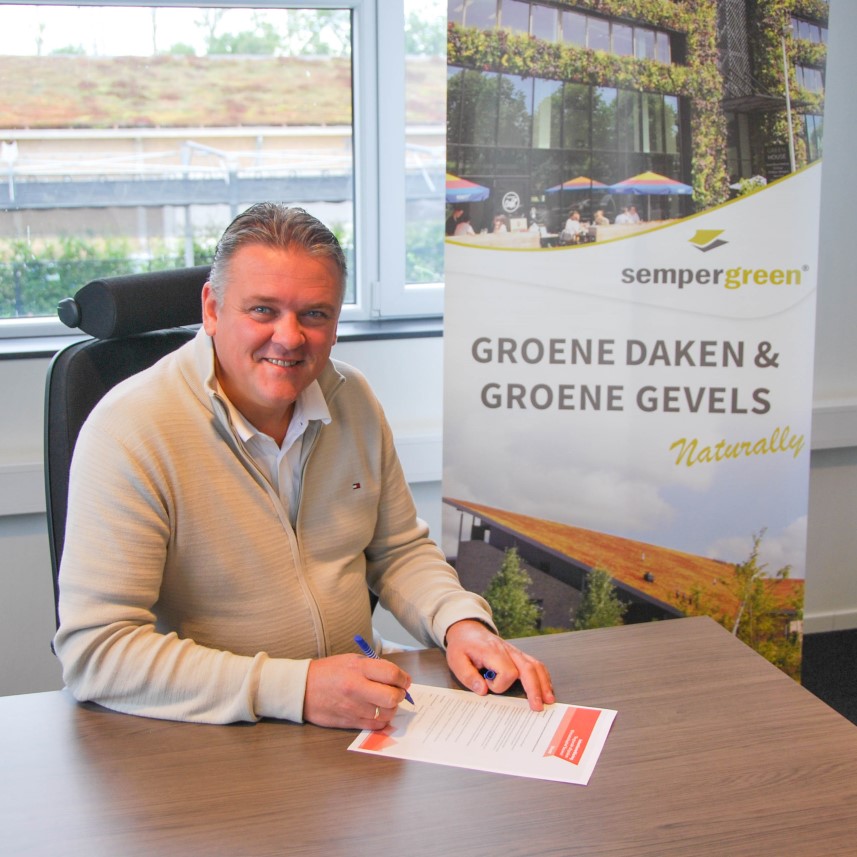 CEO Corné van Garderen bij de ondertekening van de intentieverklaring