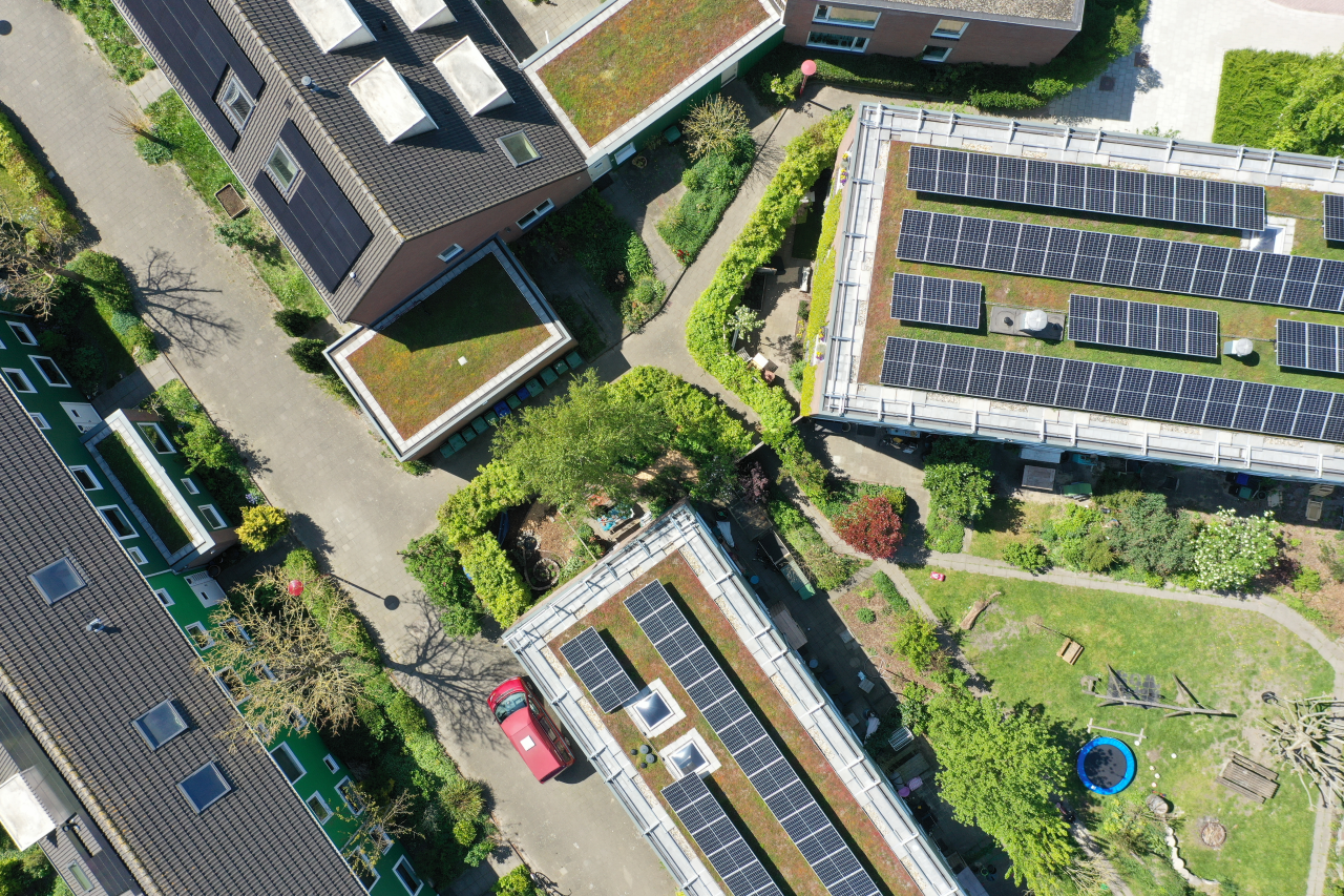 Solar Gründächer sind ideal für Gebäude von Wohnungsbaugesellschaften