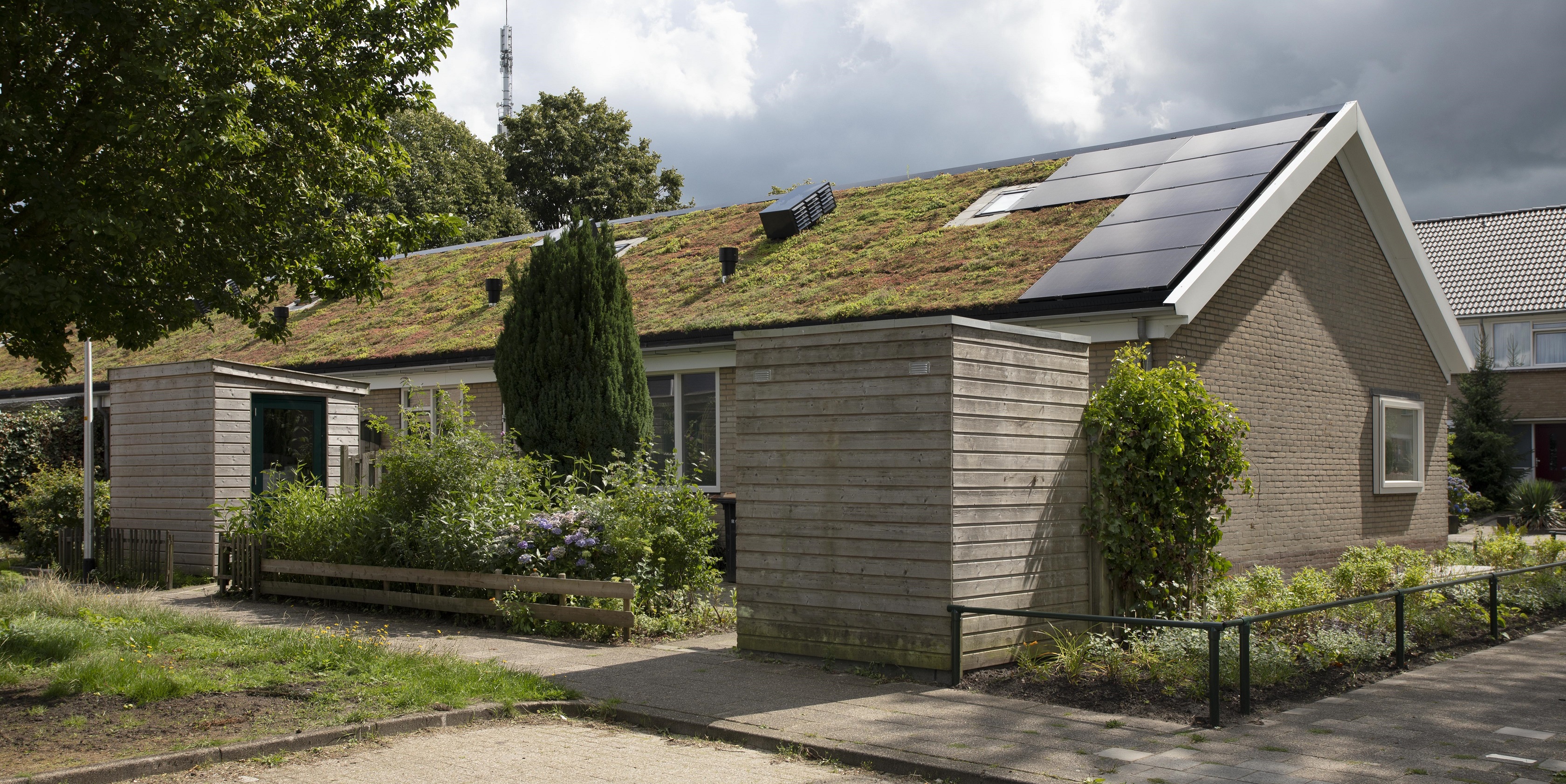 Het groendak draagt bij aan een comfortabel binnenklimaat