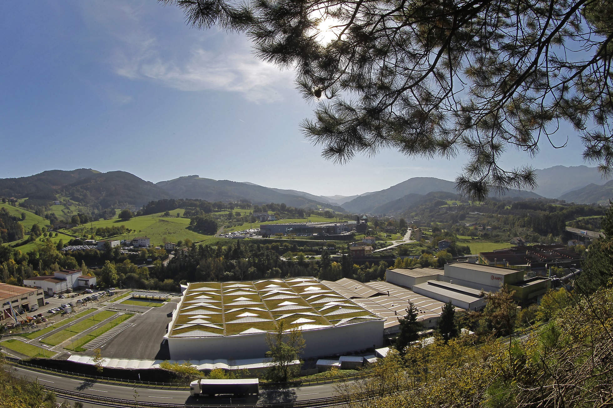 AMPO raises the bar with sustainable new building featuring a green roof by Sempergreen