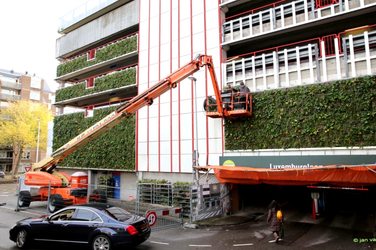 Groen gevelsysteem van Sempergreen op parkeergarage Stadshart Zoetermeer - Foto: Jan van Es