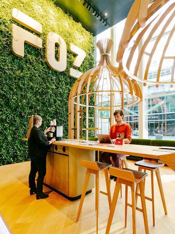 Sempergreen canlı duvarı FOZ Amsterdam'da faaliyette