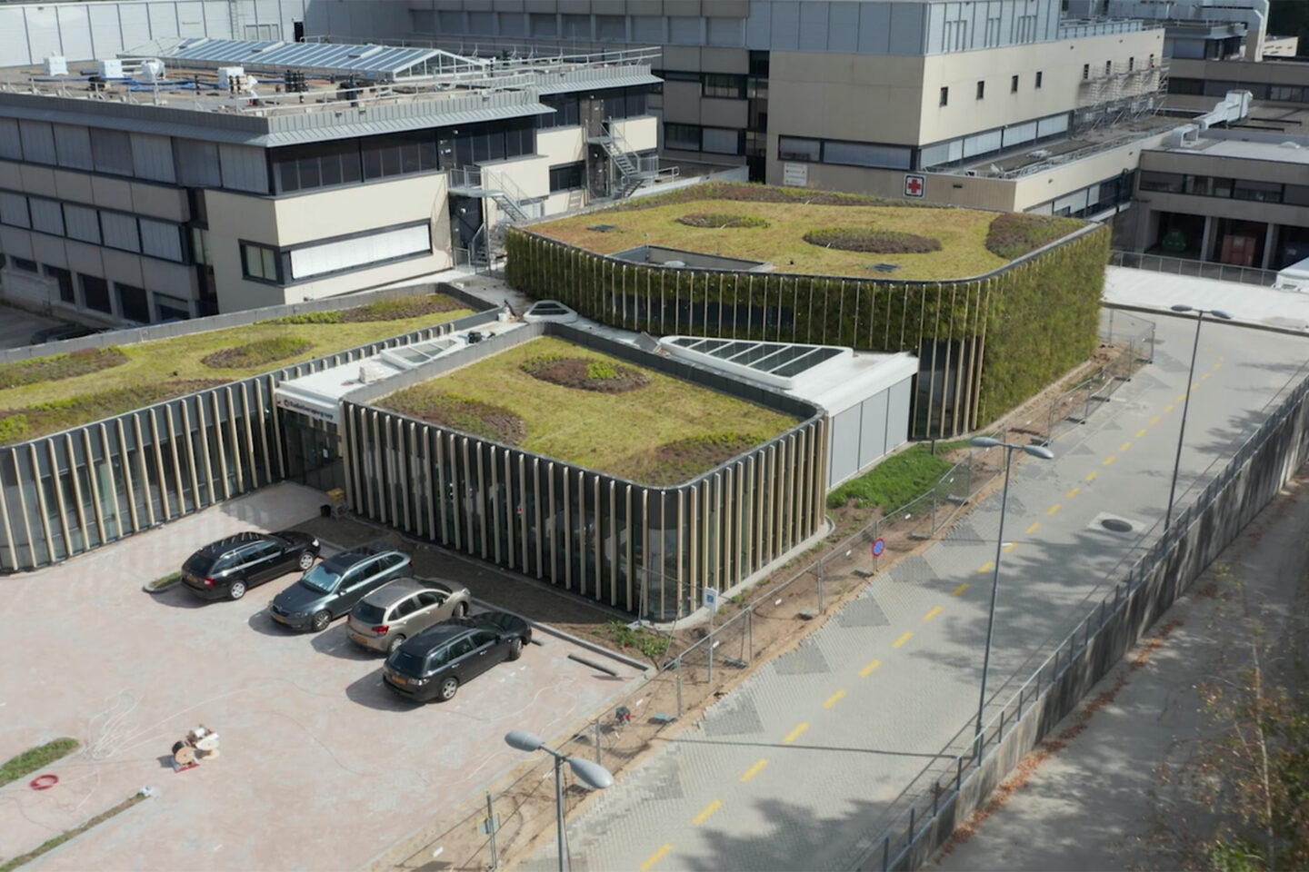 Sempergreen canlı duvarı, Apeldoorn Radyoterapi Grubu, havadan görünüm