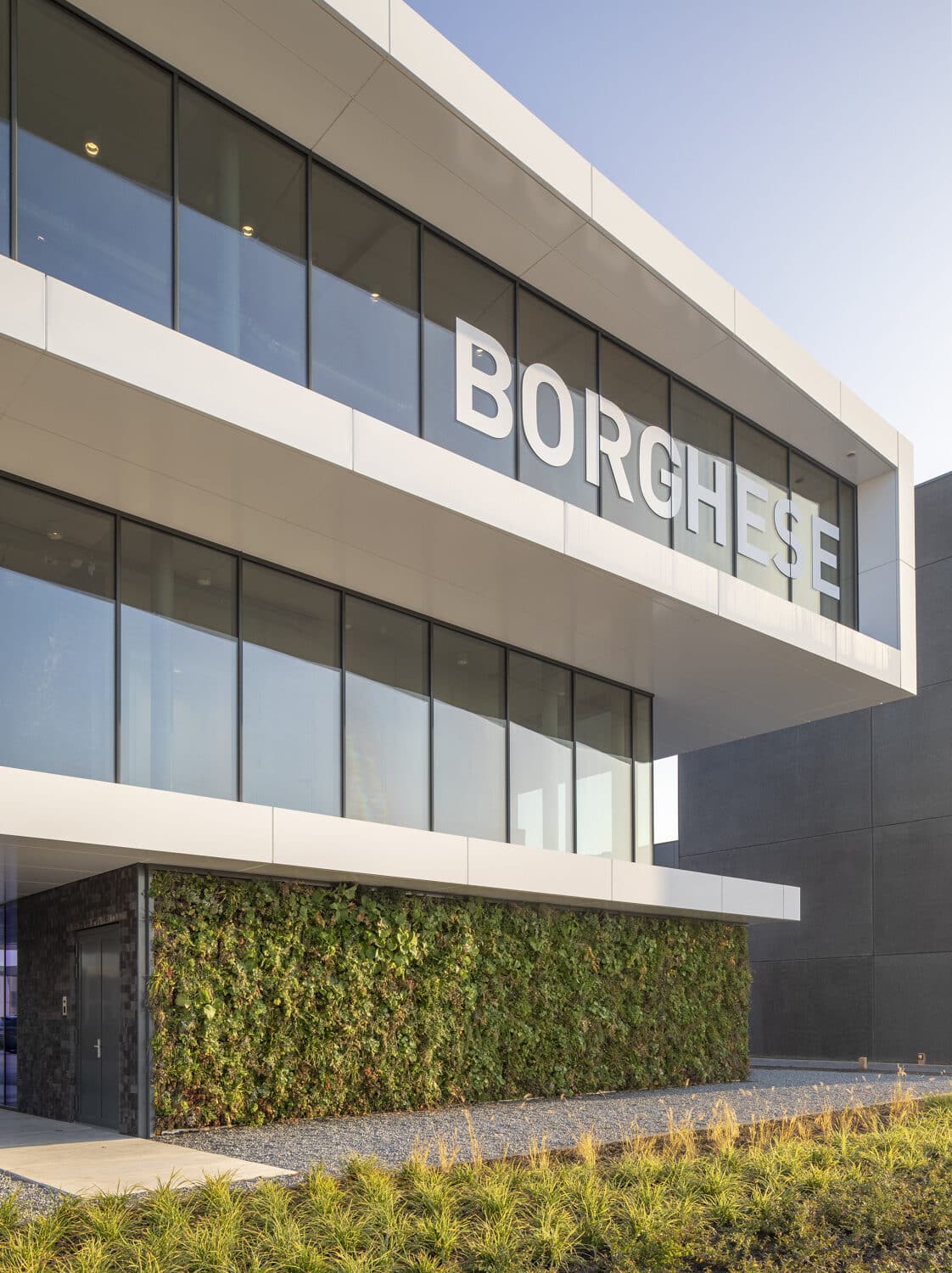 Pleijsier Bouw Borghese Nijkerk'in dış cephesindeki yeşil duvar
