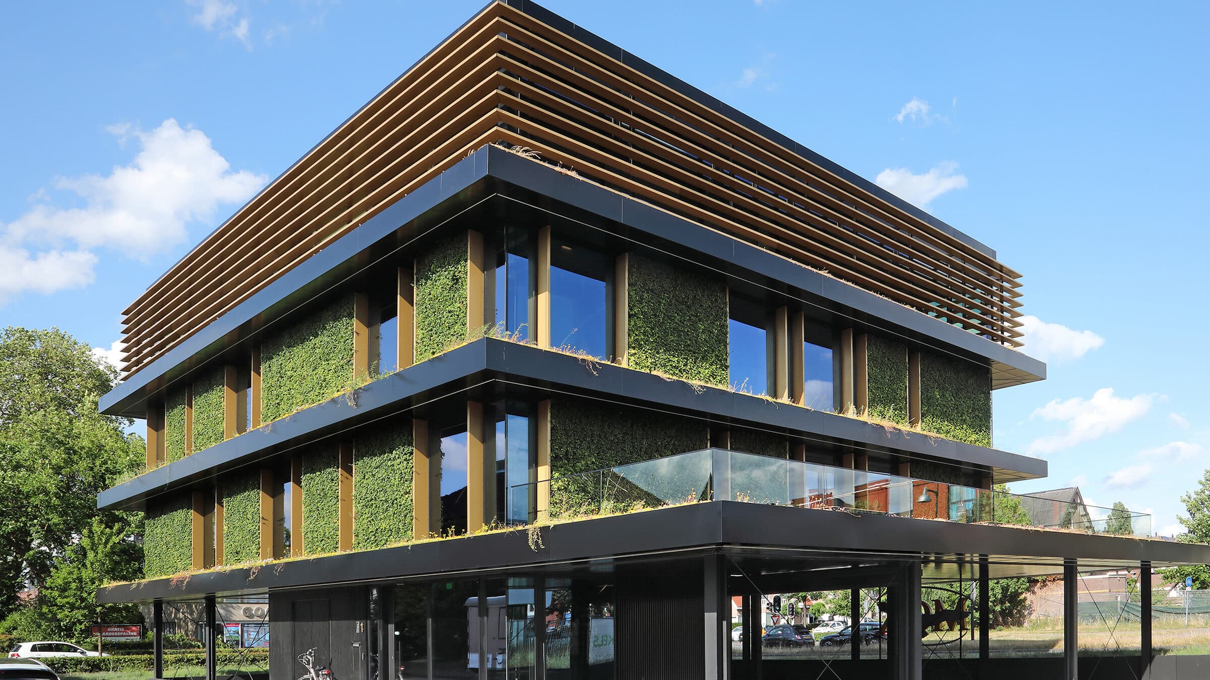 Groen bedrijfspand MCX Apeldoorn