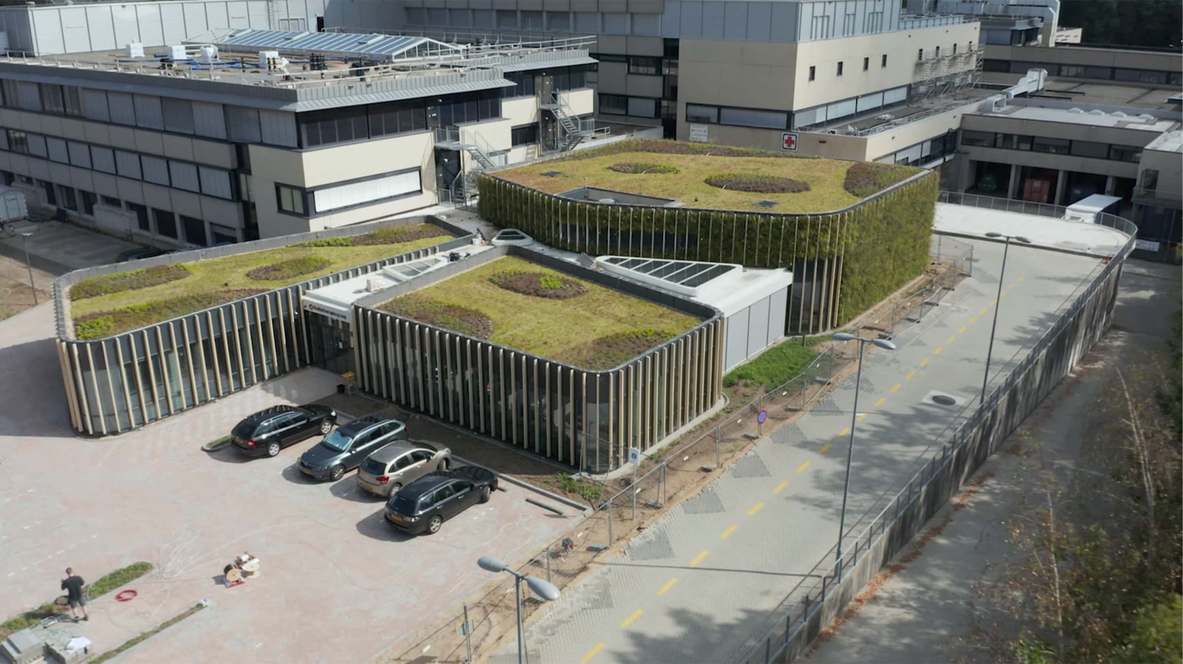 Sempergreen living wall Apeldoorn Radiotherapiegroep sky view 1