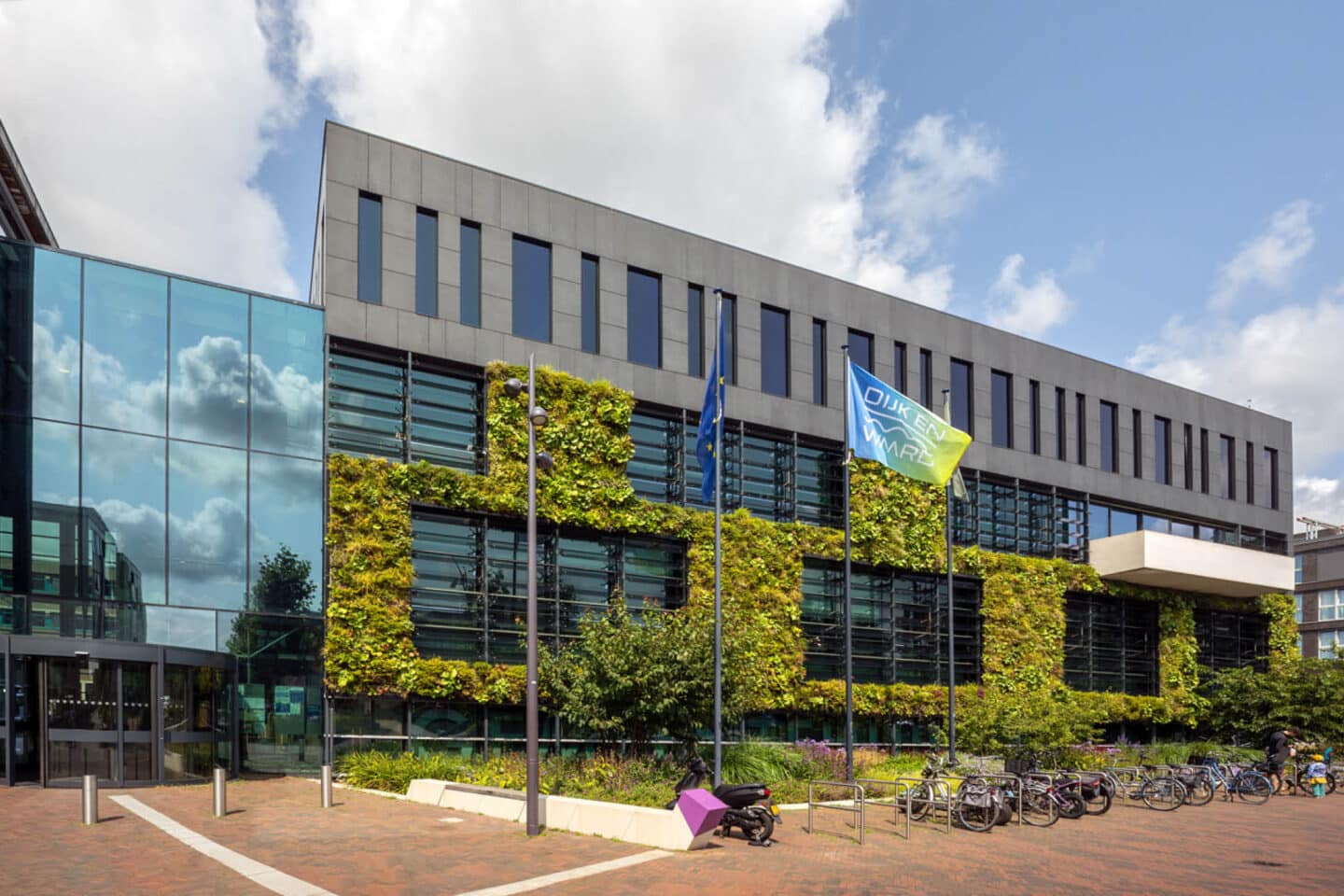 Town Hall Heerhugowaard green wall