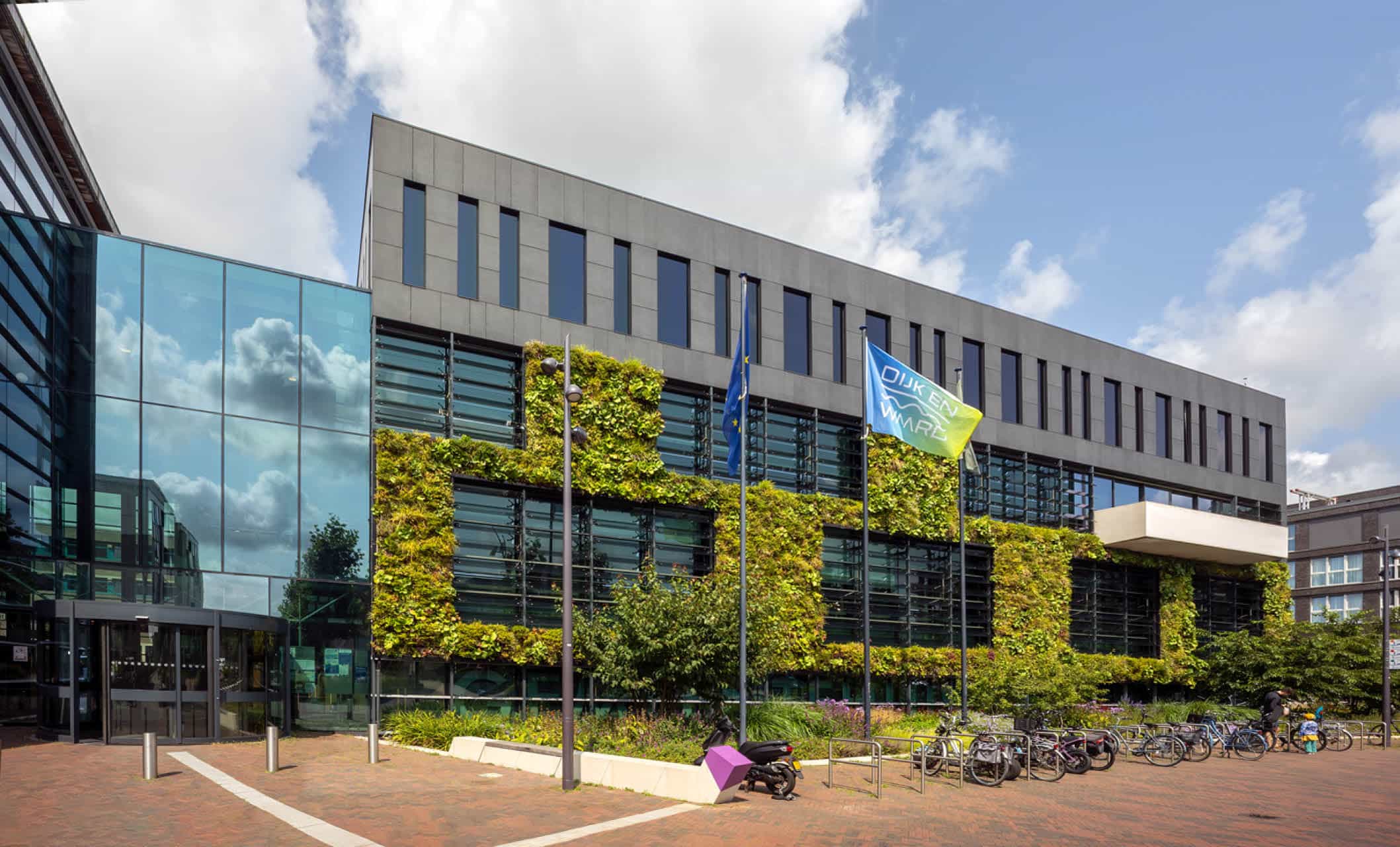 Town Hall Heerhugowaard green wall