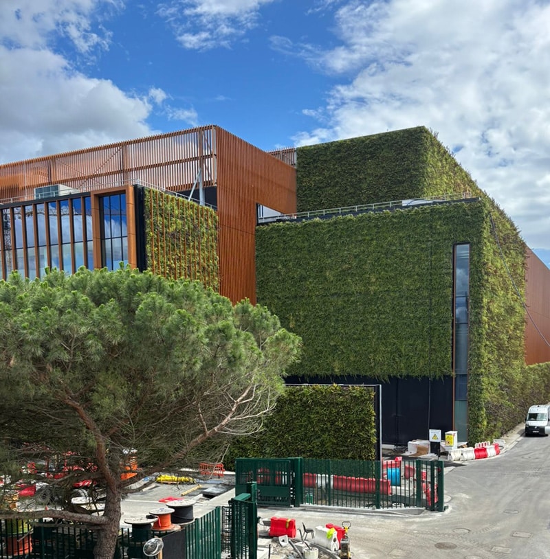 Sempergreen living wall green datacentre