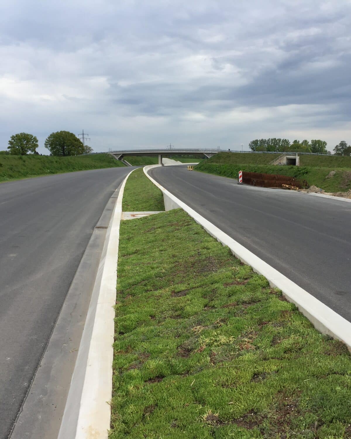 Sempergreen Bodendecker Autobahn A33 Bielefeld