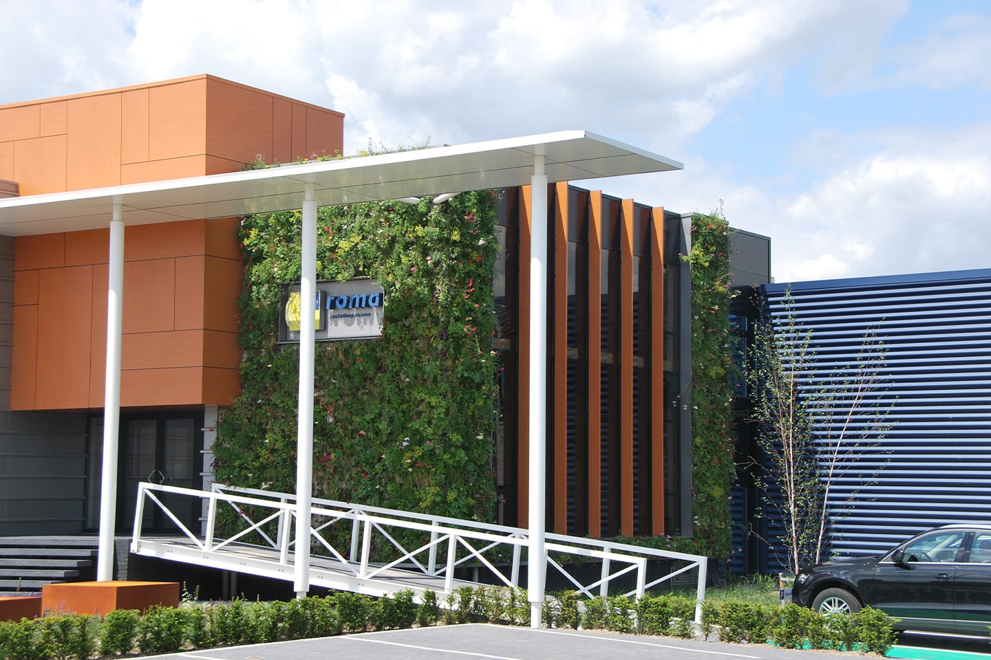 Sempergreen living wall Roma Raamsdonksveer front