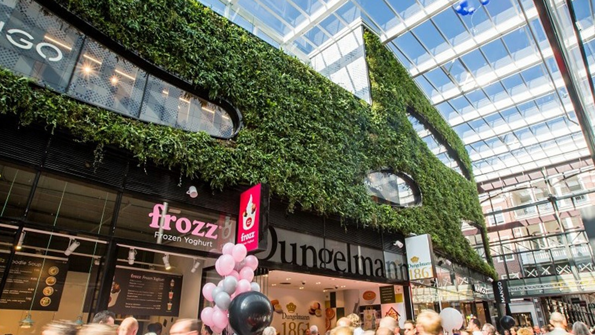 SemperGreenwall shopping mall Den Haag Netherlands