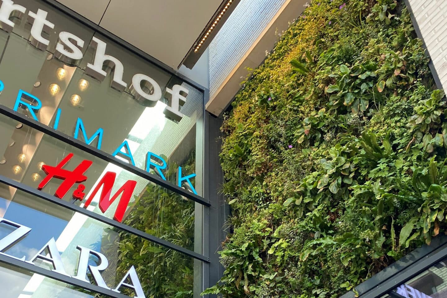 SemperGreenwall shoppingmall Hilversum