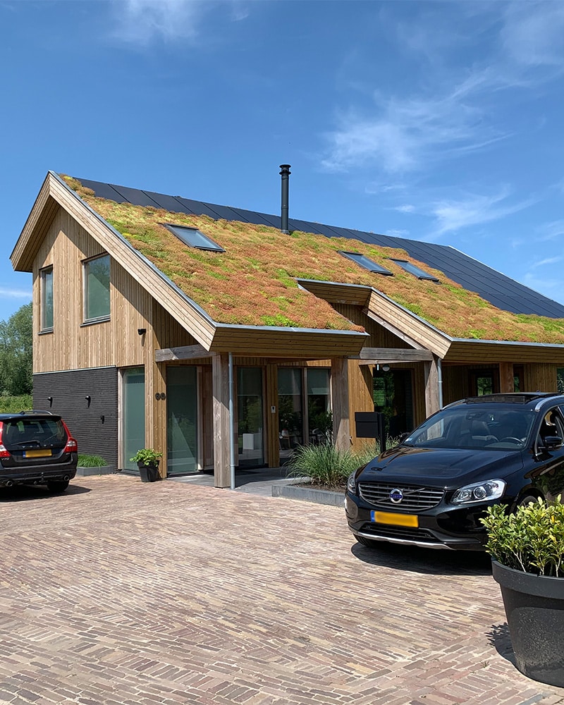 Sempergreen sloped roof with solar